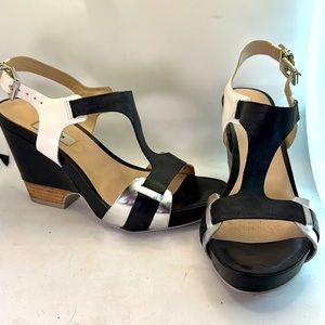 Clarks Narrative, silver, white and black Rosalie Petal 9 40 wedge sandal disco